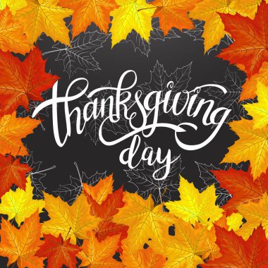Mutlu Şükran günü el yazısı harfler arka plan tasarım sonbahar akçaağaç sarı ve turuncu yaprak ile