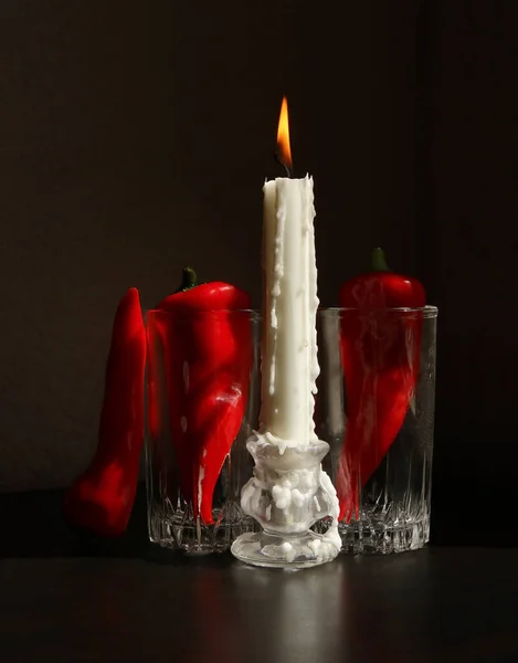 Bodegón Con Vela Encendida Candelero Pimientos Rojos Ramiro Los Vasos — Foto de Stock