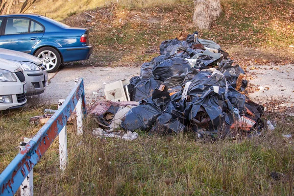 Auto Parkovací Místo Blokované Plastovými Sáčky Obsahující Koš Znečištění Životního — Stock fotografie