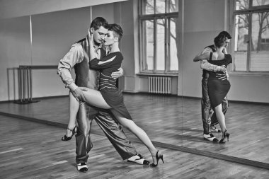 güzel çift tango dans