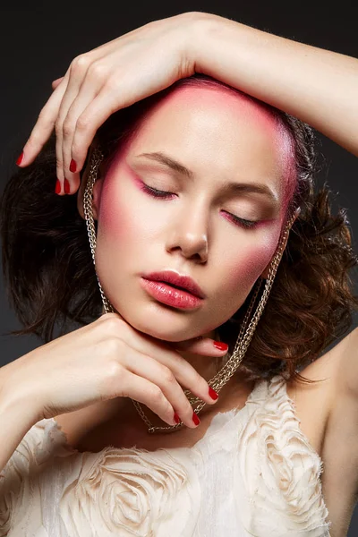 Beautiful girl with pink makeup — Stock Photo, Image