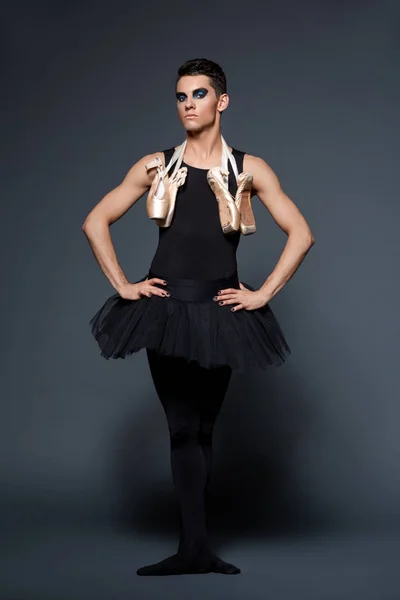 Bel artiste de ballet en jupe tutu — Photo