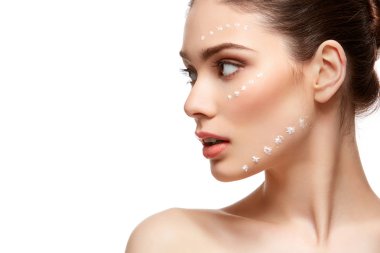 beyaz izole yüz Vakfı uygulayarak kız