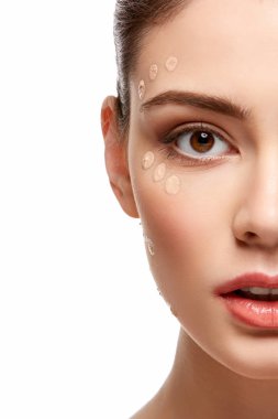 beyaz izole yüz Vakfı uygulayarak kız