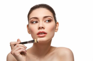 beyaz izole yüz Vakfı uygulayarak kız