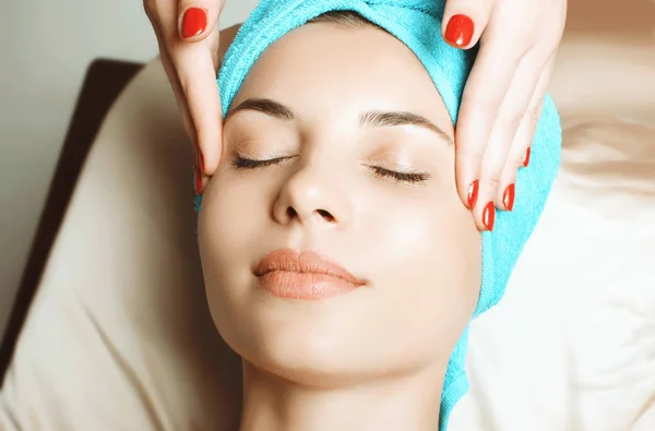 Beautiful Young Girl Doing Aging Facial Massage — Stock Photo, Image
