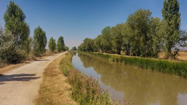 Bir st james yolu sahne yönde Santiago de Compostela İspanya için yol