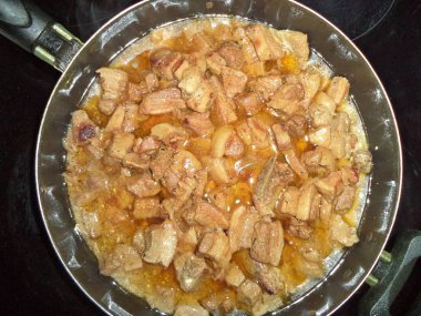 kendi suyu haşlanmış et