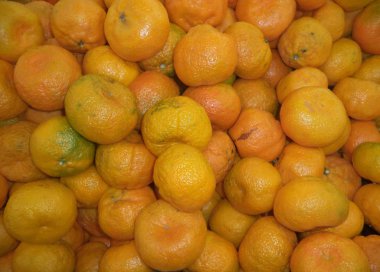 bir demet taze olgun sulu mandalina