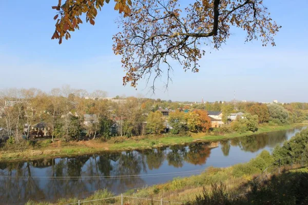 Vista Del Río Pequeña Ciudad — Foto de Stock