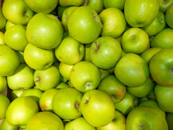 Manzanas Verdes Frescas Maduras Apiladas Imagen De Stock