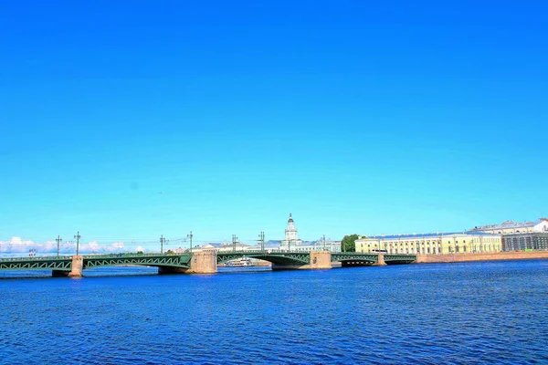 Ponte Sul Fiume Neva San Pietroburgo — Foto Stock