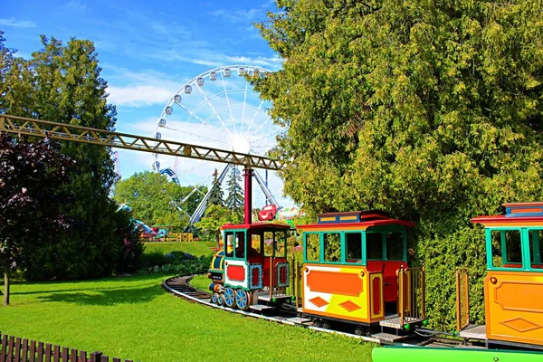Children Train Cars Moving Rails Amusement Park — Stock Photo, Image