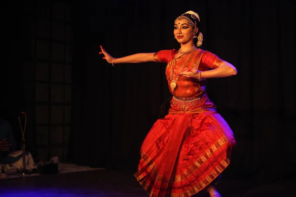 Una Bailarina Bharatnatyam Altamente Talentosa Actúa Octubre 2018 Bharatiya Vidhya — Foto de Stock