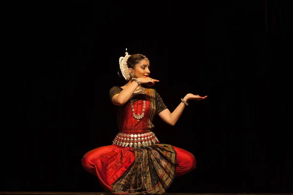 Висококваліфікований Виконавець Odissi Виконав Жовтня 2018 Року Bharatiya Vidhya Bhavan — стокове фото