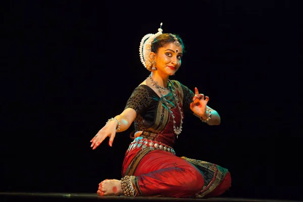 Висококваліфікований Виконавець Odissi Виконав Жовтня 2018 Року Bharatiya Vidhya Bhavan — стокове фото