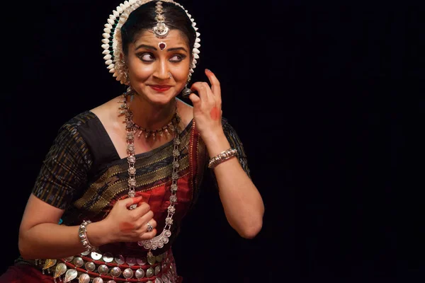 Odissi Très Talentueux Interprète Odissi Octobre 2018 Bharatiya Vidhya Bhavan — Photo