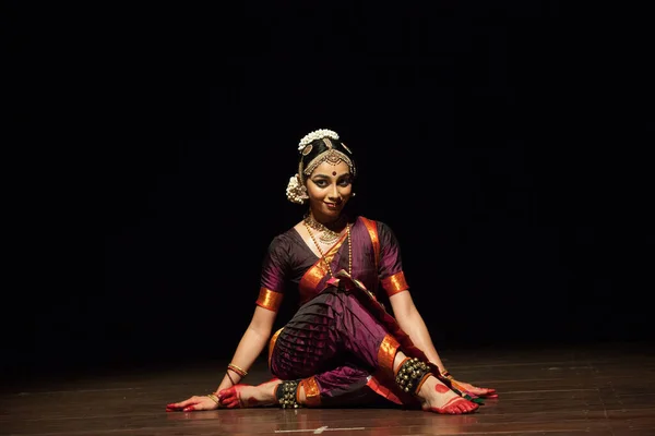 Young Bharatnatyam Realiza Durante Evento Manamohana Diciembre 2018 Sala Sevasadan — Foto de Stock