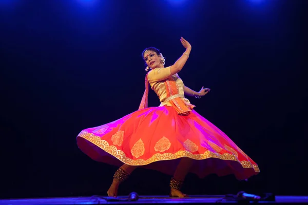 Kıdemli Kathak sanatçısı, 29 Mart 2018 'de Hindistan' ın Bengaluru kentindeki Sevasadan Hall 'da düzenlenen' Kathak Resital Etkinliği 'nde sahne aldı.