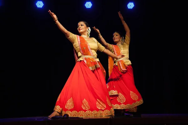 Kıdemli Kathak sanatçısı, 29 Mart 2018 'de Hindistan' ın Bengaluru kentindeki Sevasadan Hall 'da düzenlenen' Kathak Resital Etkinliği 'nde sahne aldı.