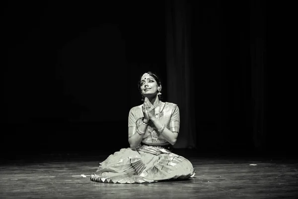 Een Jonge Bharatnatyam Danser Treedt Oktober 2019 Sevasadan Hall Bengaluru — Stockfoto