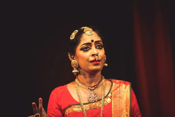 Eine Junge Bharatnatyam Tänzerin Tritt Oktober 2019 Der Sevasadan Halle — Stockfoto