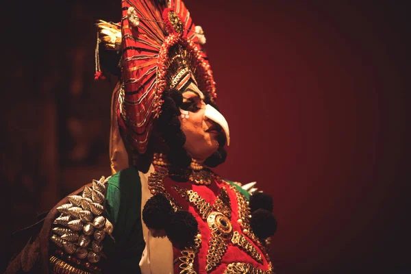 在2020年1月11日在班加鲁市丽迪雅音乐厅举行的 Drishti Festival 活动中 一位黑幕舞女跳了黑幕舞 — 图库照片