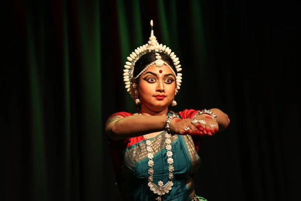 Kadın Bir Odissi Dansçısı Ekim 2019 Shukra Hall Bengaluru Sahne — Stok fotoğraf