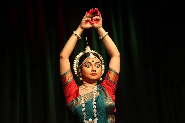 Una Bailarina Odissi Femenina Actúa Octubre 2019 Shukra Hall Bengaluru — Foto de Stock