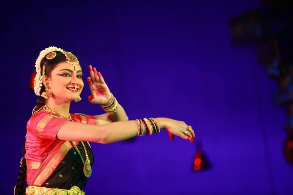 Aralık 2016 Bengaluru Daki Sevasadan Hall Düzenlenen Bharatnatyam Resital Etkinliğinde — Stok fotoğraf