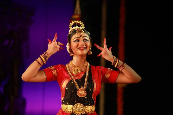 Ein Talentierter Tänzer Tritt Bei Einem Bharatnatyam Recital Event Dezember — Stockfoto