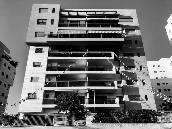 Rishon Le Zion, Izrael-23 kwietnia 2018: wysoki budynek mieszkalny w Rishon Le Zion, Izrael. — Zdjęcie stockowe