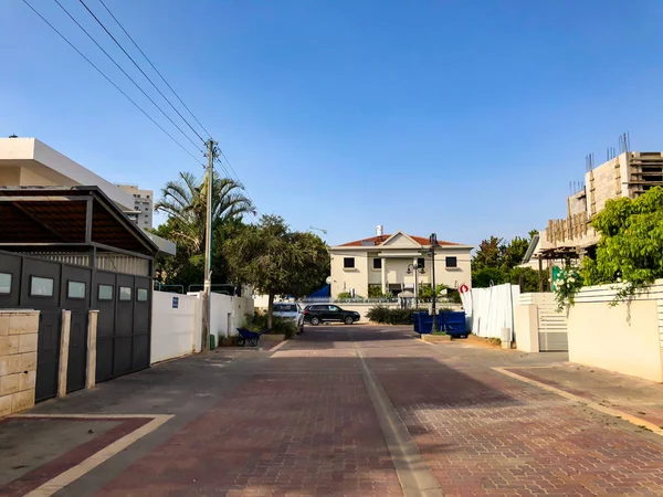 Rishon Le Zion, İsrail - 30 Nisan 2018: Street Rishon Lezion, İsrail