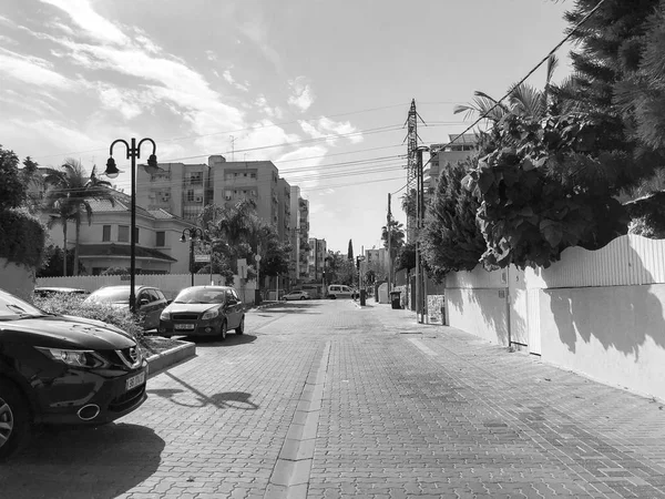 Rishon Le Zion, Israël - 30 April 2018: Straat in Rishon Lezion, Israël — Stockfoto