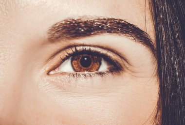 Güzel, anlayışlı bir bakış. Yakın çekim..