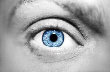 Adamın güzel anlayışlı göz göz görüntüsünü kapat.