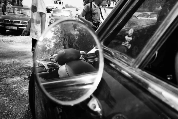 ISRAEL, PETAH TIQWA - MAY 14, 2016:  Exhibition of technical antiques. Car side mirror in Petah Tiqwa, Israel — Stock Photo, Image