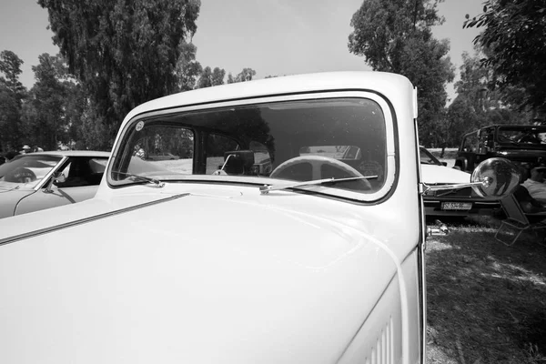 ISRAELE, PETAH TIQWA - 14 MAGGIO 2016: Mostra di antiquariato tecnico. Classic Citroen auto in Petah Tiqwa, Israele — Foto Stock