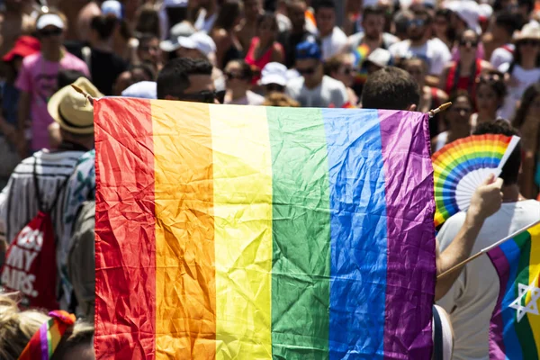 TEL AVIV, ISRAEL- 8 Haziran 2018: Tel Aviv 'de Gay Onur Yürüyüşü, İsrail. — Stok fotoğraf
