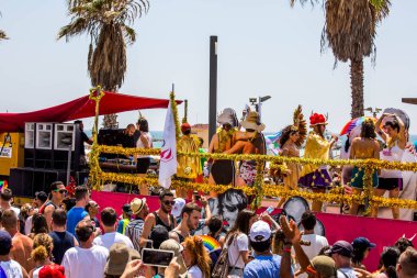 TEL AVIV, ISRAEL- 8 Haziran 2018: Tel Aviv 'de Gay Onur Yürüyüşü, İsrail