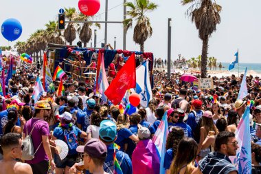 TEL AVIV, ISRAEL- 8 Haziran 2018: Tel Aviv 'de Gay Onur Yürüyüşü, İsrail