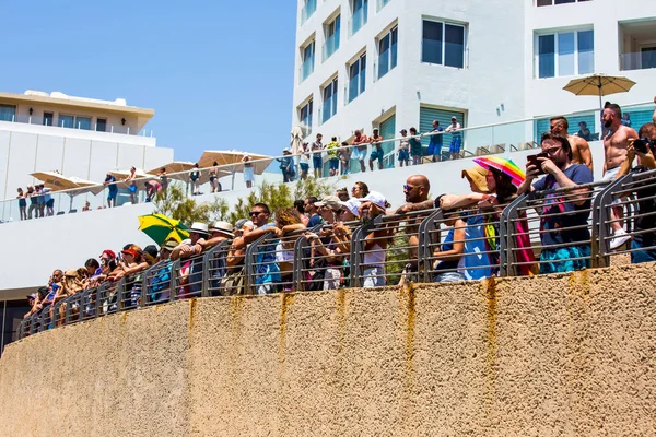 TEL AVIV, ISRAEL- JUNE 8, 2018：Gay Pride Parade in Tel Aviv, Israel — 图库照片