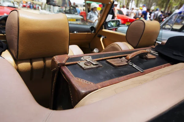 ISRAEL, PETAH TIQWA - MAY 14, 2016:  Exhibition of technical antiques. Car interior view with — Stock Photo, Image