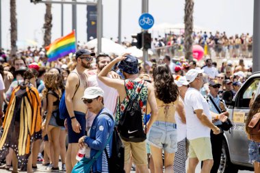 TEL AVIV, ISRAEL- 8 Haziran 2018: Tel Aviv 'de Gay Onur Yürüyüşü, İsrail