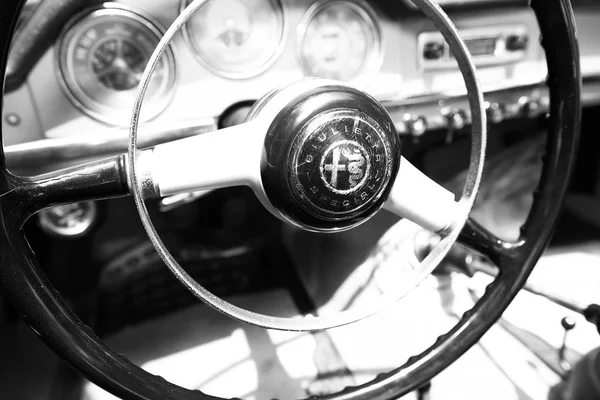 ISRAEL, PETAH TIQWA - MAY 14, 2016:  Exhibition of technical antiques. Alfa-Romeo wheel in Petah Tiqwa, Israel — Stock Photo, Image