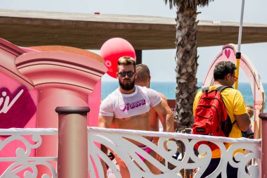 TEL AVIV, ISRAEL- 8 Haziran 2018: Tel Aviv 'de Gay Onur Yürüyüşü, İsrail