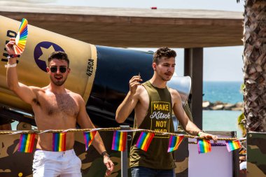 TEL AVIV, ISRAEL- 8 Haziran 2018: Tel Aviv 'de Gay Onur Yürüyüşü, İsrail