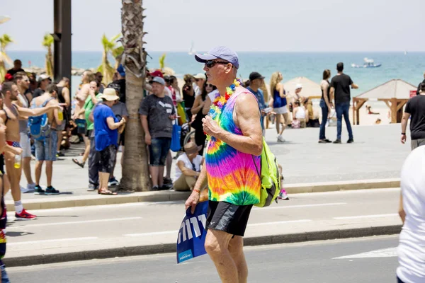 TEL AVIV, ISRAEL- 8 Haziran 2018: Tel Aviv 'de Gay Onur Yürüyüşü, İsrail