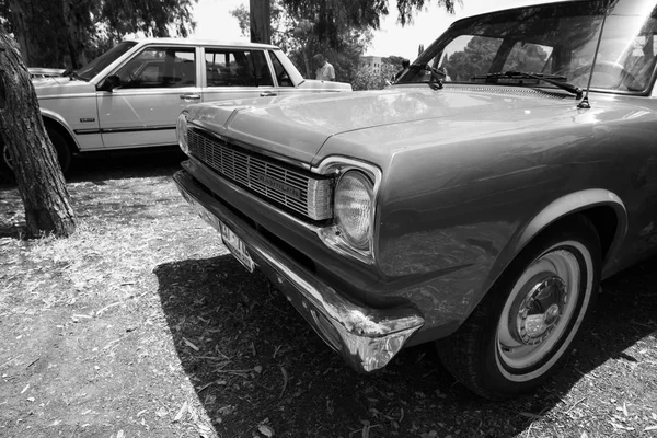 ISRAEL, PETAH TIQWA - MAY 14, 2016:  Exhibition of technical antiques. Front view car in Petah Tiqwa, Israel — Stock Photo, Image