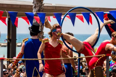 TEL AVIV, ISRAEL- 8 Haziran 2018: Tel Aviv 'de Gay Onur Yürüyüşü, İsrail